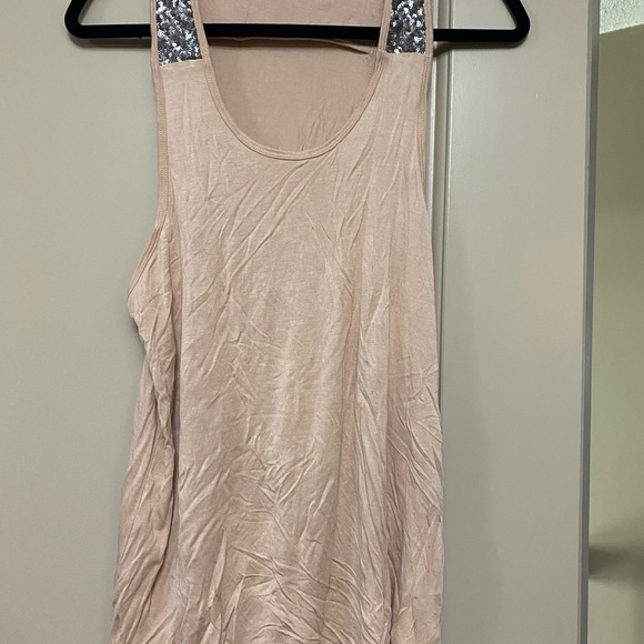 Size medium tank , never worn , - Picture 2 of 2